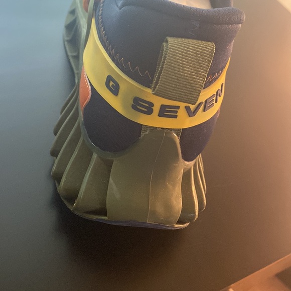 G Seven Footwear - Picture 5 of 5